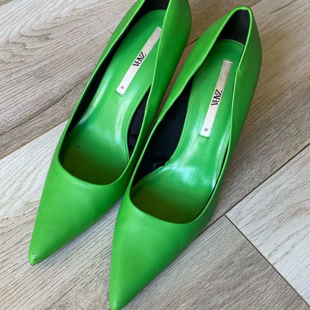 Zara size 41 US 10 green pointy toe pump heels kitten heels